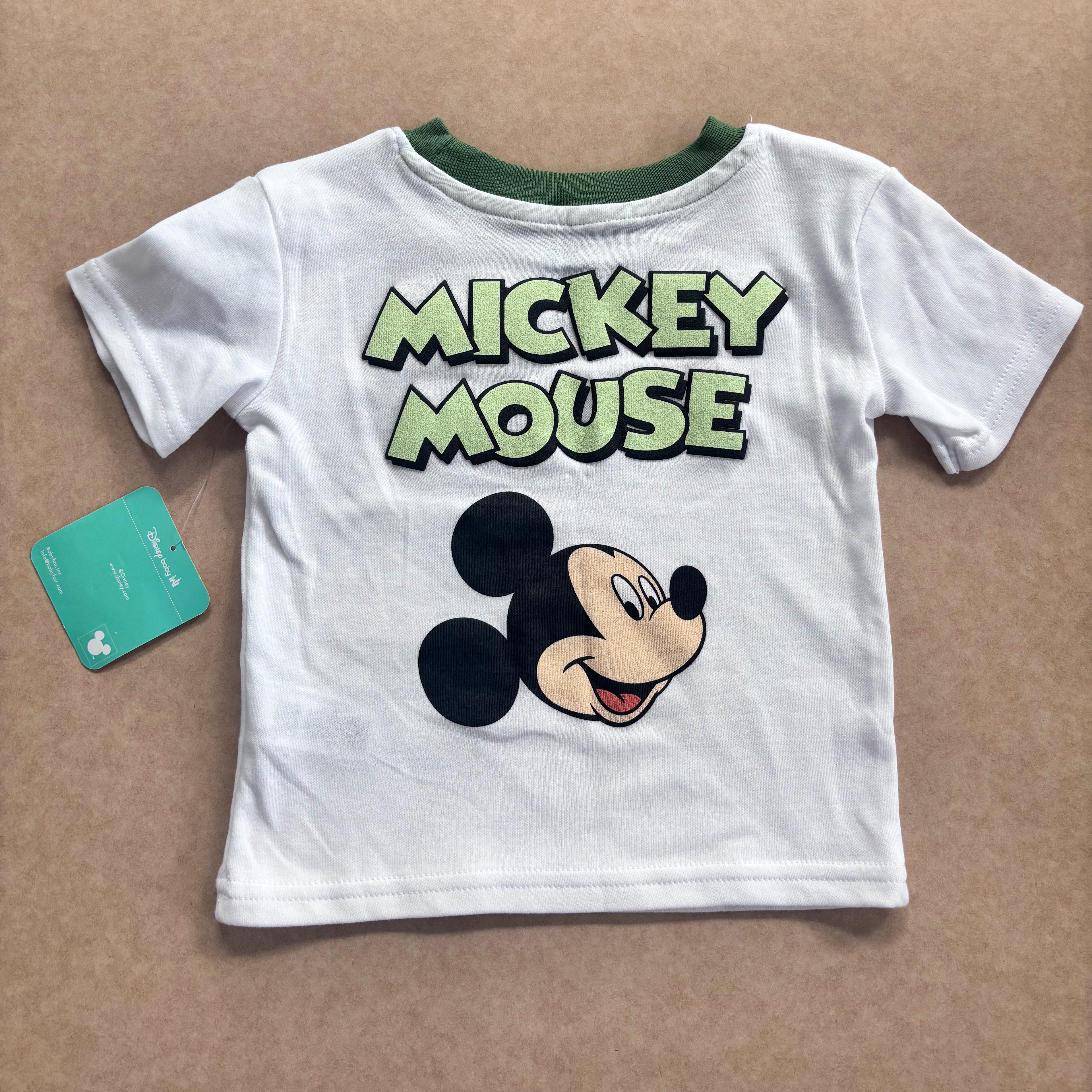 Conjunto Casual Mickey Mouse Verde y Blanco