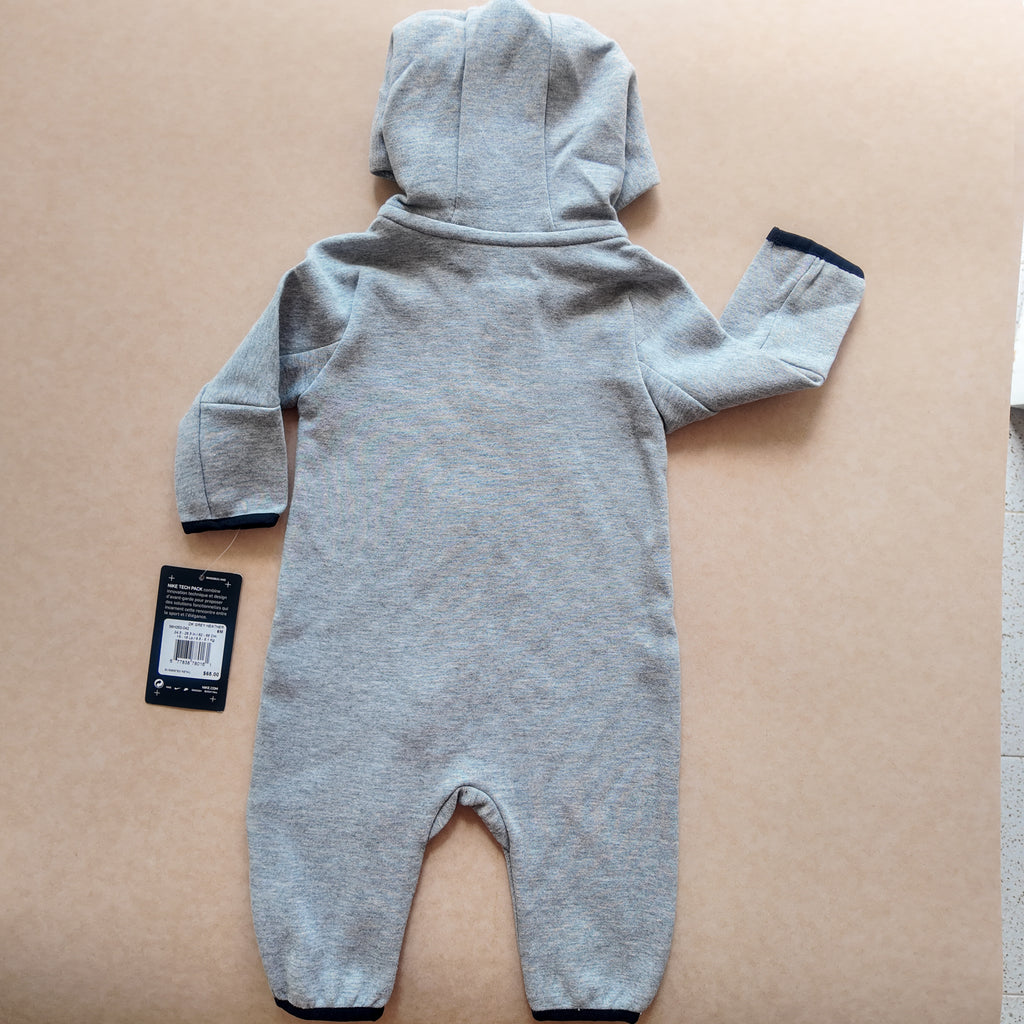 Enterizo Deportivo Nike Gris con Capucha