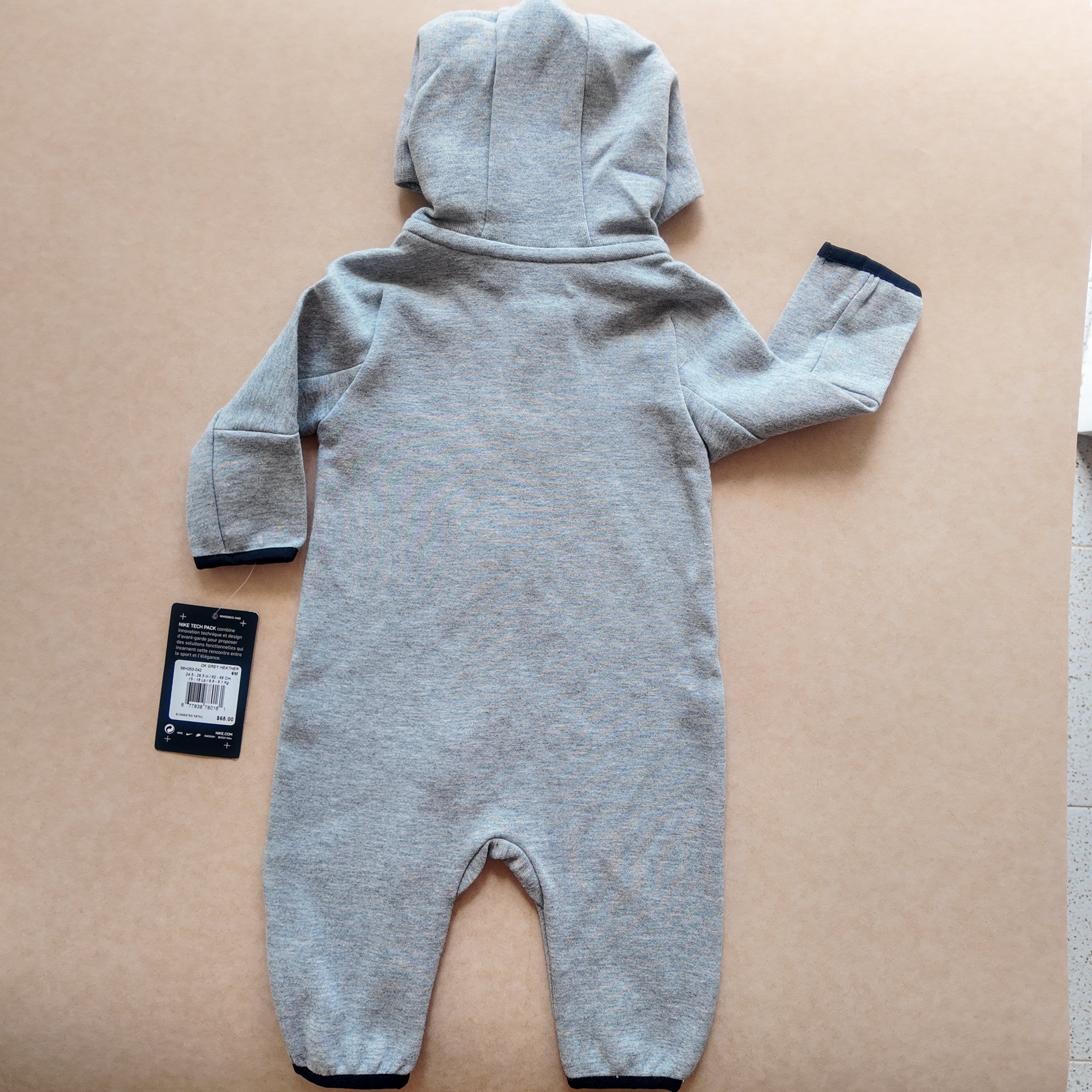 Enterizo Deportivo Nike Gris con Capucha